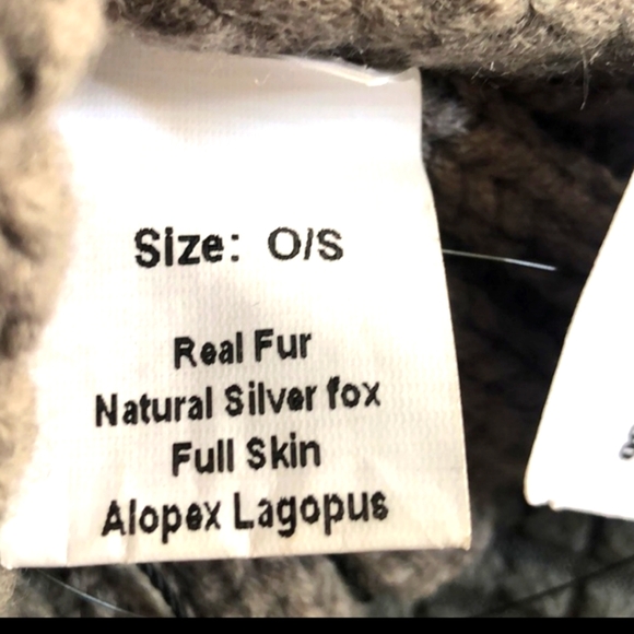 ANNABELLE Knit Chunky Cable Acrylic Real Fur Silver Fox Pom Pom Beanie Hat NWT - Picture 5 of 13